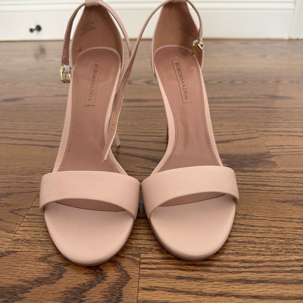 BCBGMaxAzria Ellettra faux leather sandals Size 10